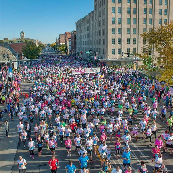 Findlay Ohio Race for The Cure image after the race starts